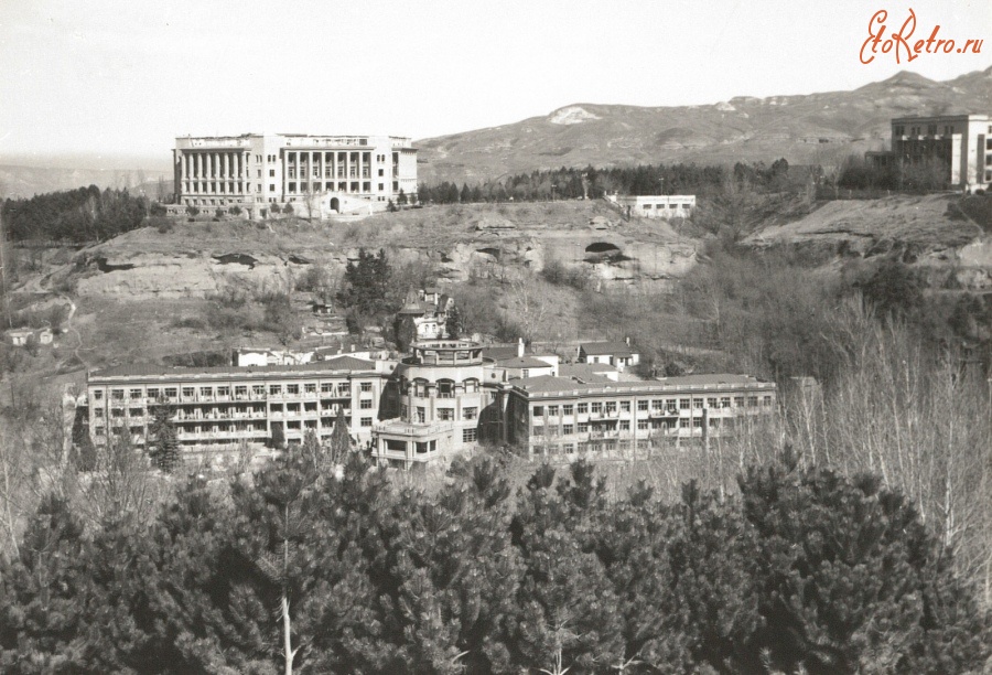 Кисловодск - Вид на санатории с Серых камней, 1960-е годы