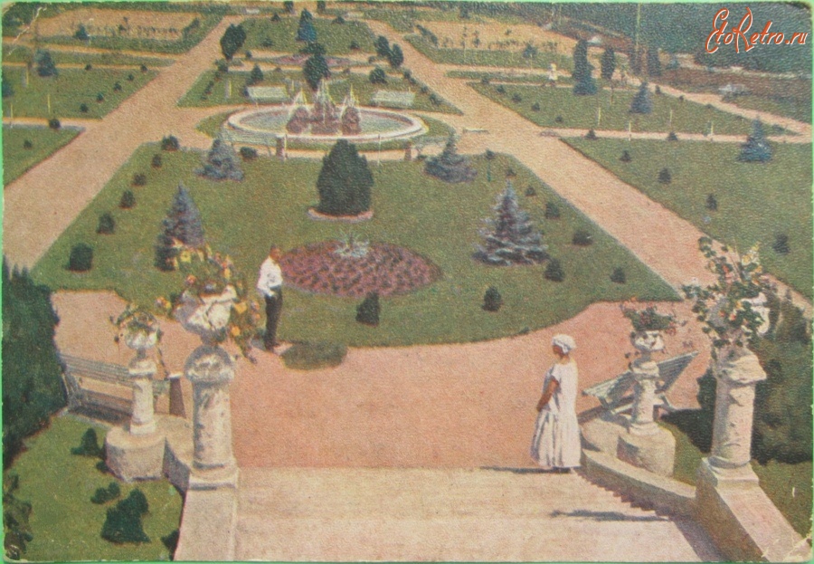 Кисловодск - Английский парк-цветник Кардиологического института имени В. И. Ленина, в цвете
