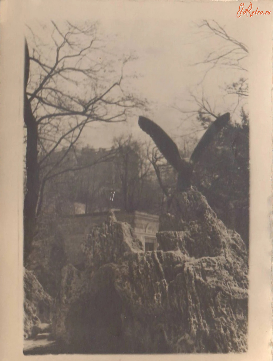 Кисловодск - Скульптура орла в Нижнем парке