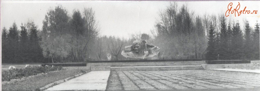 Альметьевск - Памятник в центральном парке