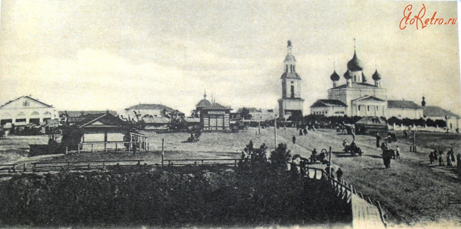 Бежецк - Торговая площадь с соборами