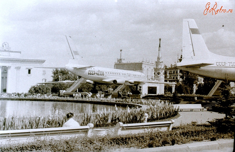 Москва - 1961 г, Москва, ВДНХ, самолёты у пруда