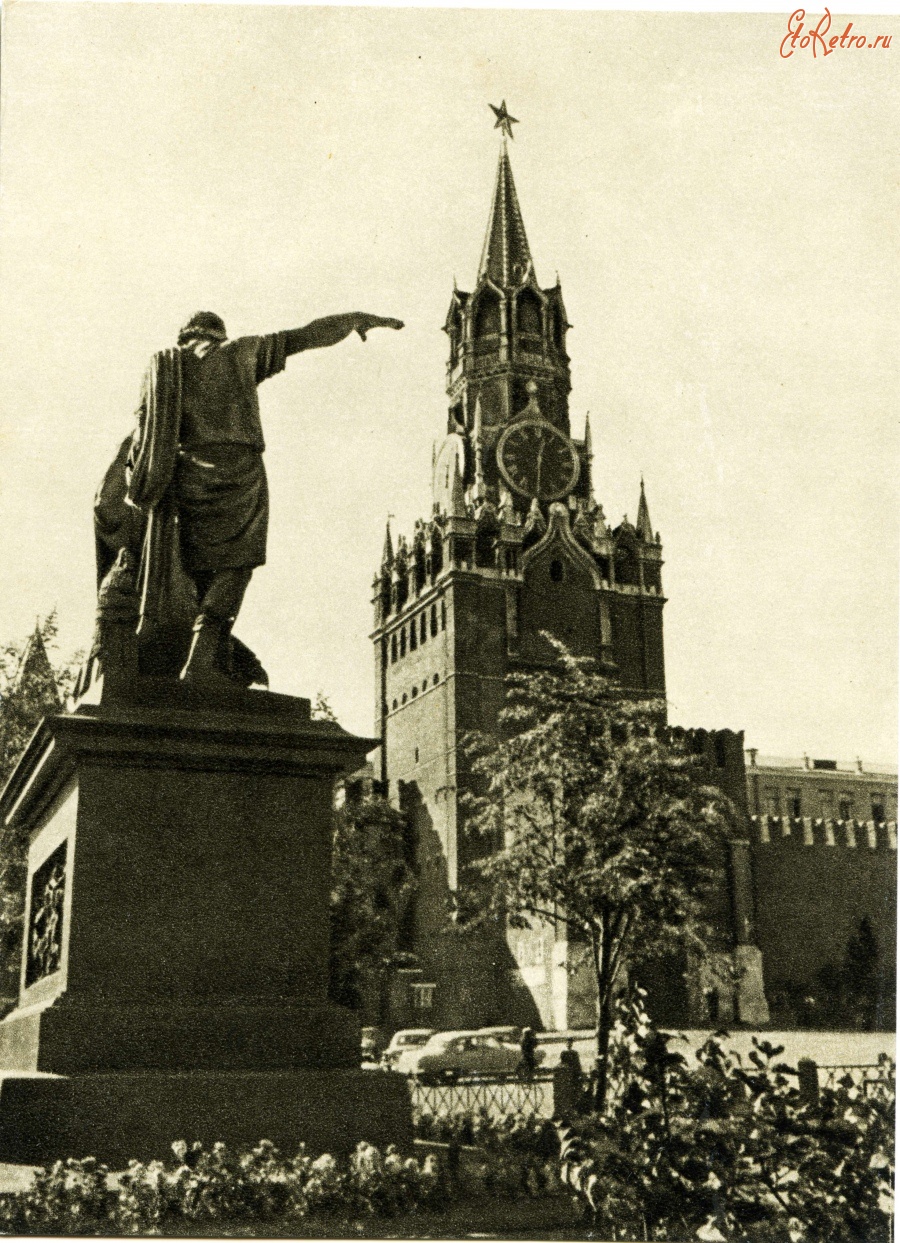 Москва - Вид на Спасскую башню