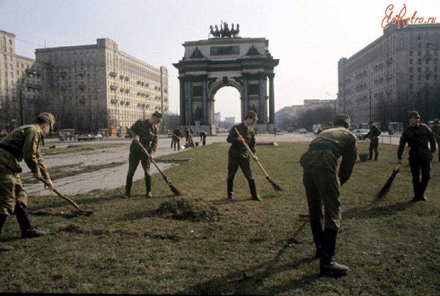 Москва - Москва. Субботник на Поклонной горе. 1994 год