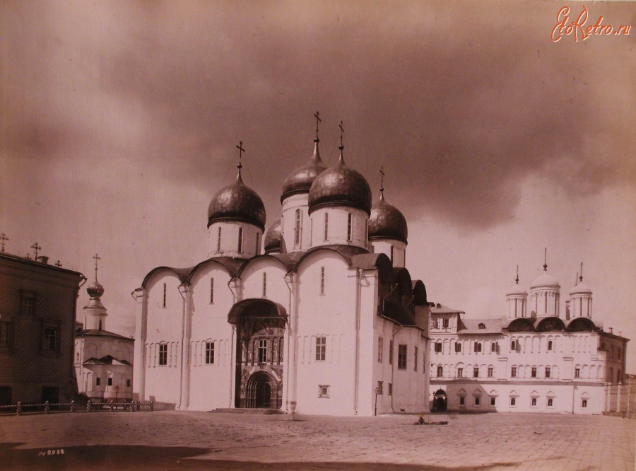 Москва - Вид Успенского собора в Кремле