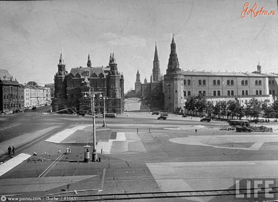 Москва - Вид на Исторический музей и Кремль 1941, Россия, Москва,