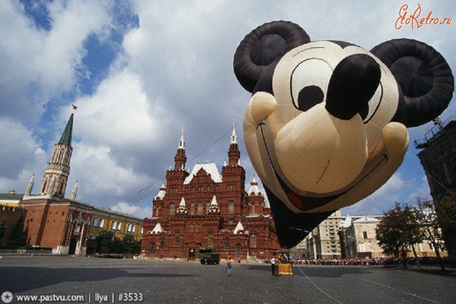 Москва - Микки Маус на Красной площади 1991, Россия, Москва,