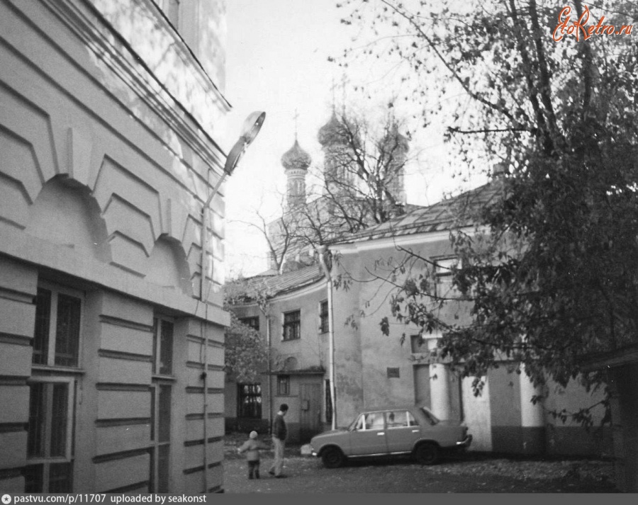 Москва - Двор бывшей усадьбы Татищевых на Петровском бульваре 1995, Россия, Москва,
