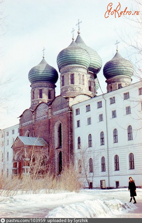 Москва - Собор Покрова Пресвятой Богородицы в Измайлово. XVII век. Западный фасад