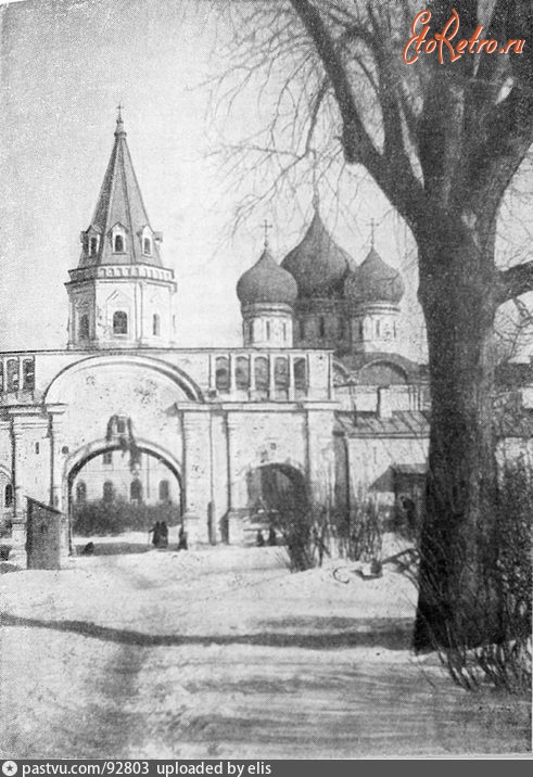 Москва - Измайлово. Дворцовые башенные ворота царской усадьбы.