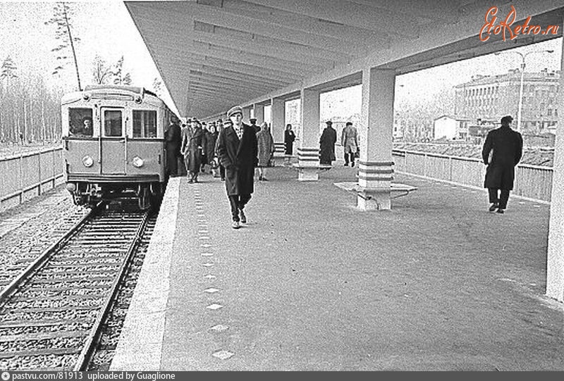 Москва - Станция метро «Измайловский парк» вскоре после открытия
