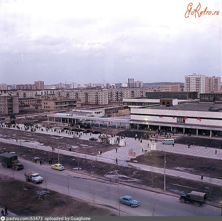 Москва - Торговый центр «Первомайский» вскоре после открытия