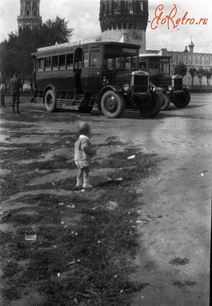 Москва - Первые автобусы английской фирмы 
