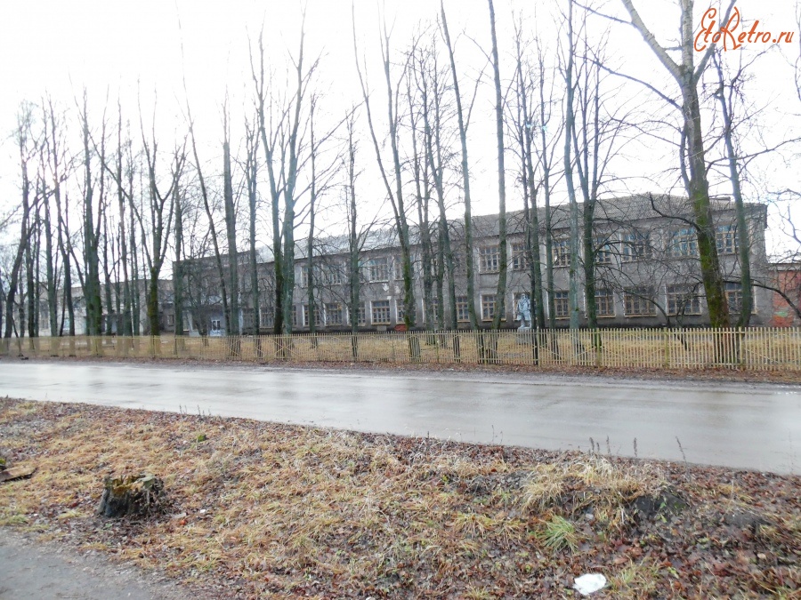 Болохово - Здание сельского училища №38 в  декабре 2010 года