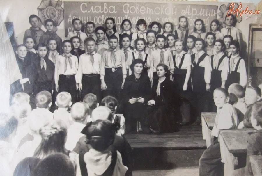 Болохово - Торжественный вечер в семилетней школе №1 в честь Советской армии 1954 год