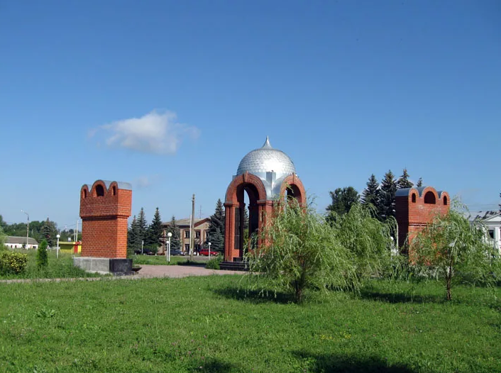 Одоев - Одоев - один из славных городов Тульской области.         Мемориал памяти.  2010 год.