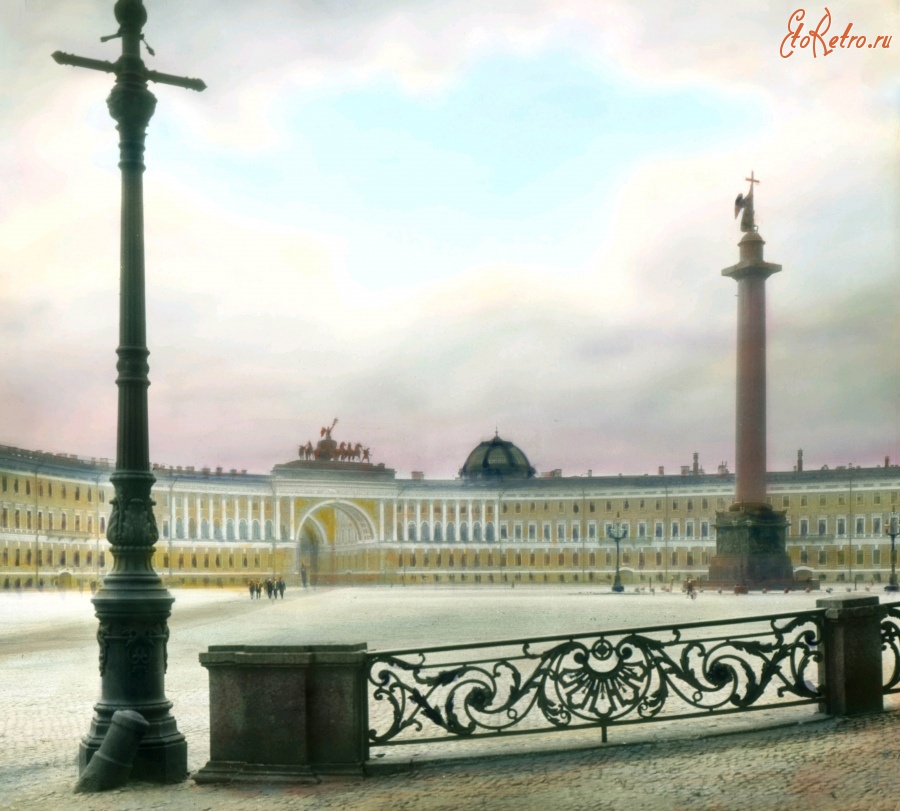 Санкт-Петербург - Часть панорамы Дворцовой площади,