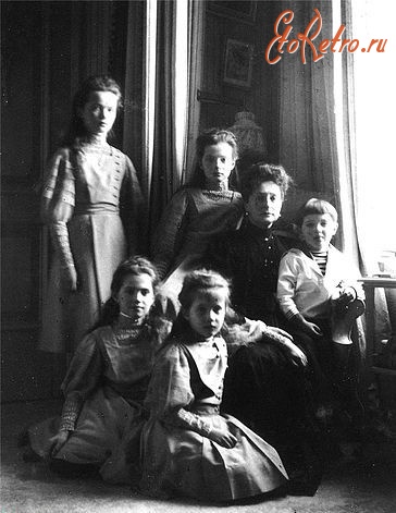 Санкт-Петербург - Император Николай II и его семья .