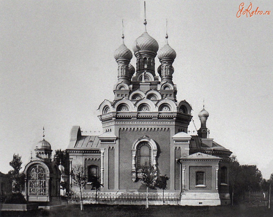 Санкт-Петербург - Церковь пророка Илии на кладбище Воскресенского Новодевичьего монастыря.