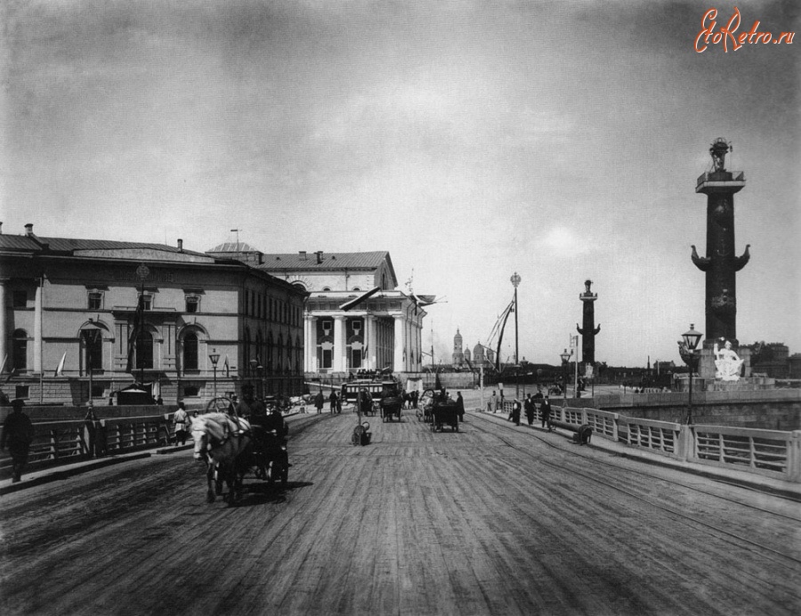 Санкт-Петербург - Вид на Дворцовый плашкоутный мост.