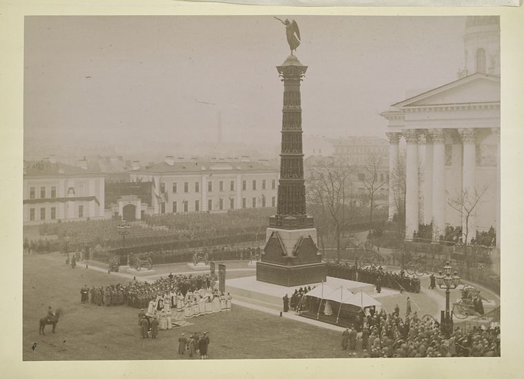 Санкт-Петербург - Открытие колонны Славы у Троицкого собора