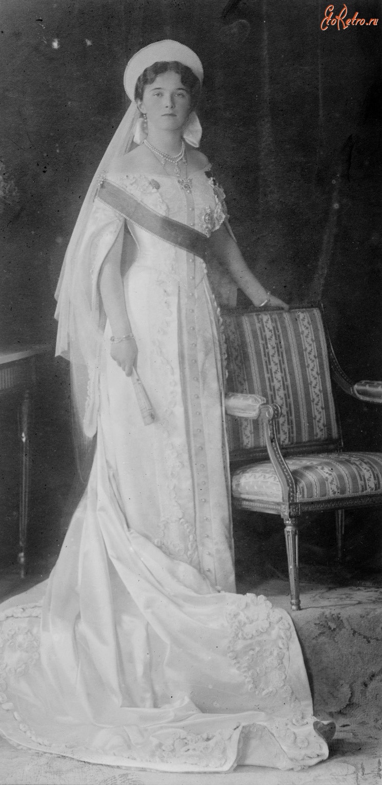 Санкт-Петербург - Grand Duchess Olga Nikolaevna in court dress