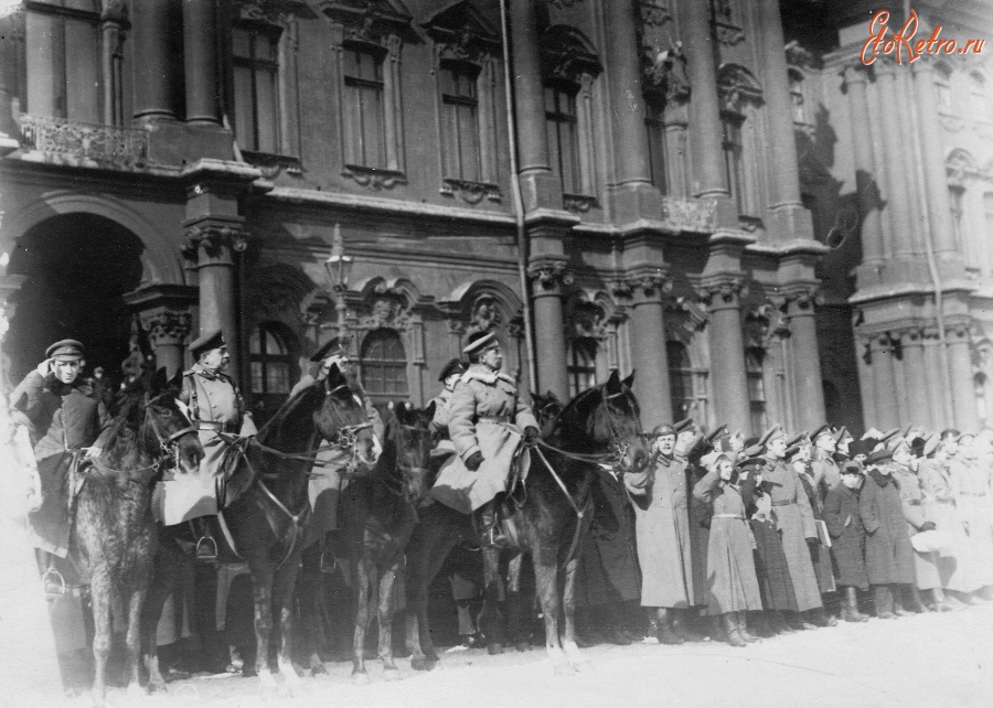 Санкт-Петербург - Генерал Л.Г.Корнилов принимает парад Россия , Санкт-Петербург , Центральный район