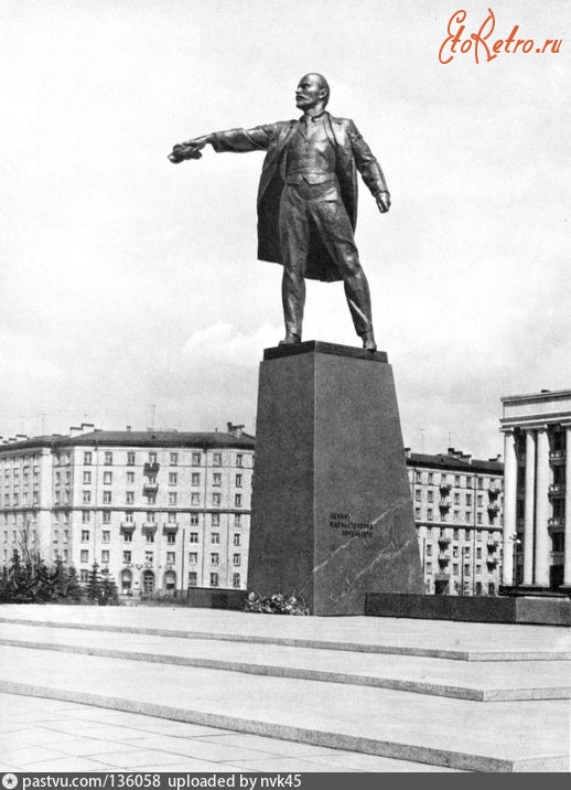 Санкт-Петербург - Памятник Ленину на Московской площади