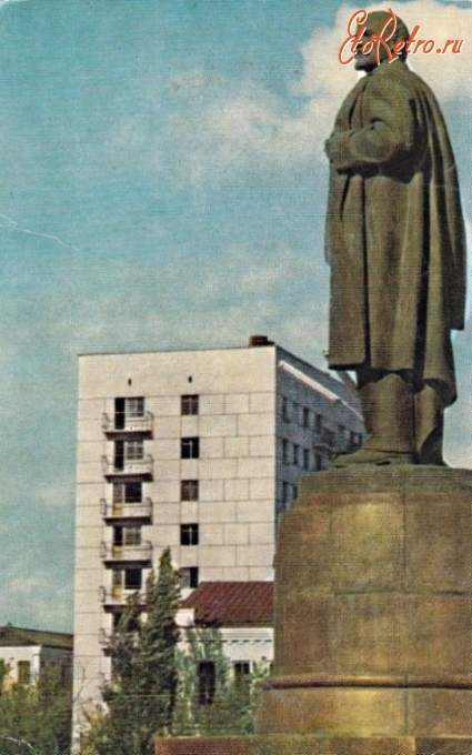 Майкоп - Майкоп. Памятник В.И. Ленину.