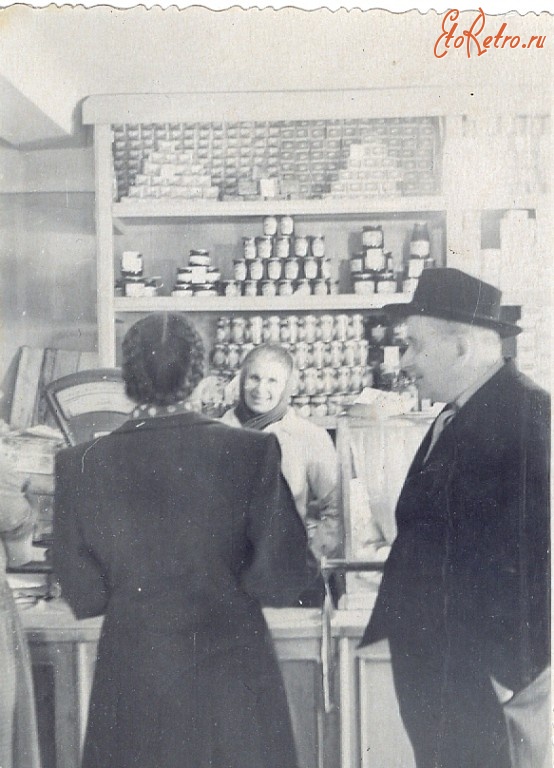 Касли - В магазине. Фото 1960-х гг.