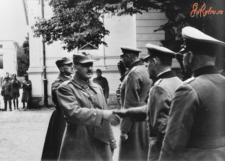 Польша - Польские парламентеры во время передачи крепости Модлин представителям немецкого командования