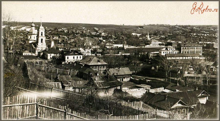 Чебоксары - город Чебоксары. первая половина 20го века. влева направо: Успенская церковь, Рождественская церковь, Воскресенская церковь