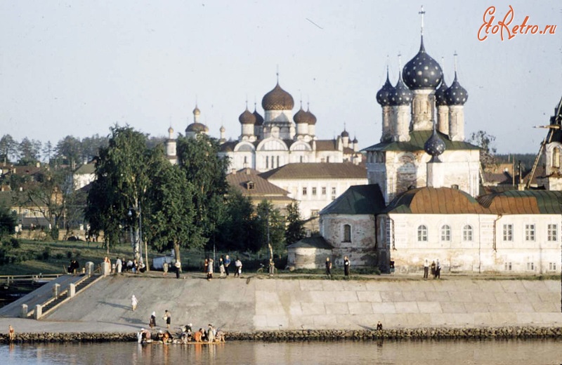 Углич - Вид на стрелку Угличского кремля с ансамблем храмов