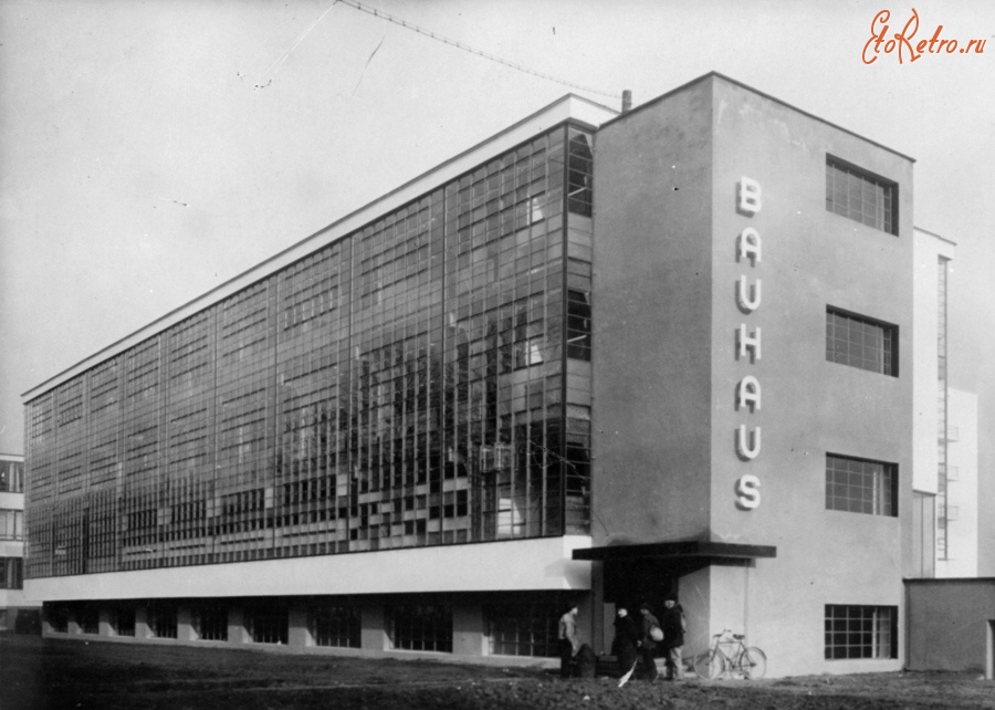 Германия - Здание школы Баухаус в Дессау, 1930