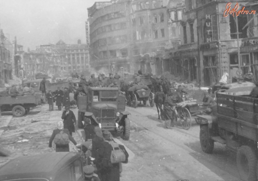 Берлин - На улицах Берлина 1945 г.