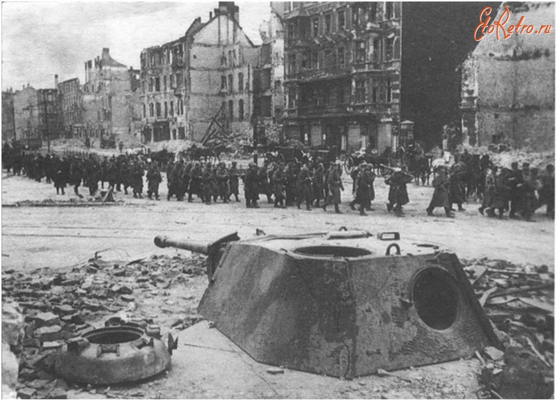 Берлин - Взорванная стационарная огневая точка с башней от танка Pz.Kpfw. V.