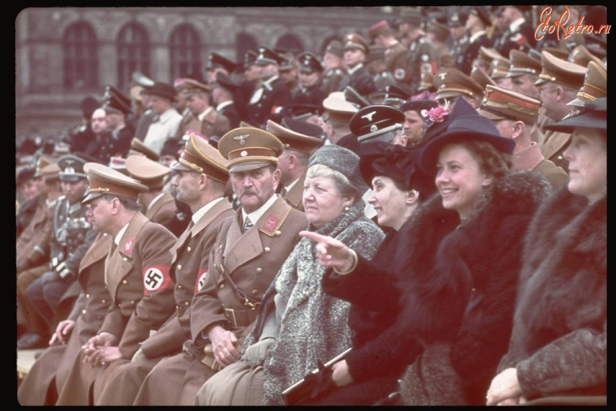 Берлин - Почетные гости на праздновании пятидесятилетнего юбилея Гитлера в Берлине. Германия, 1939 г.