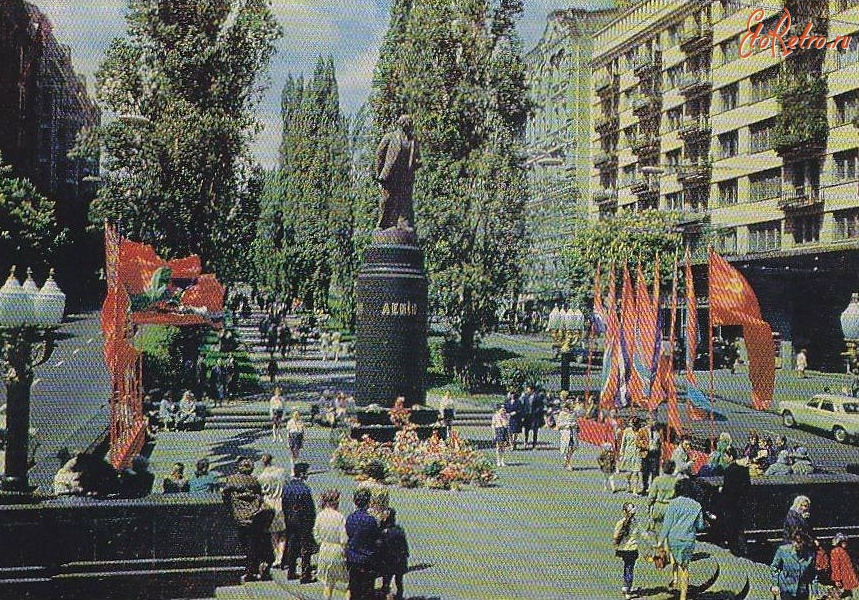 Киев - Памятник В.И.Ленину.