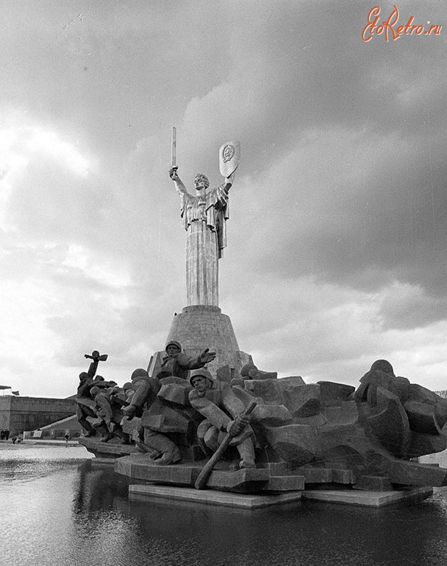 Киев - Фрагмент мемориального комплекса «Украинский государственный музей истории Великой Отечественной войны 1941-1945 гг.»