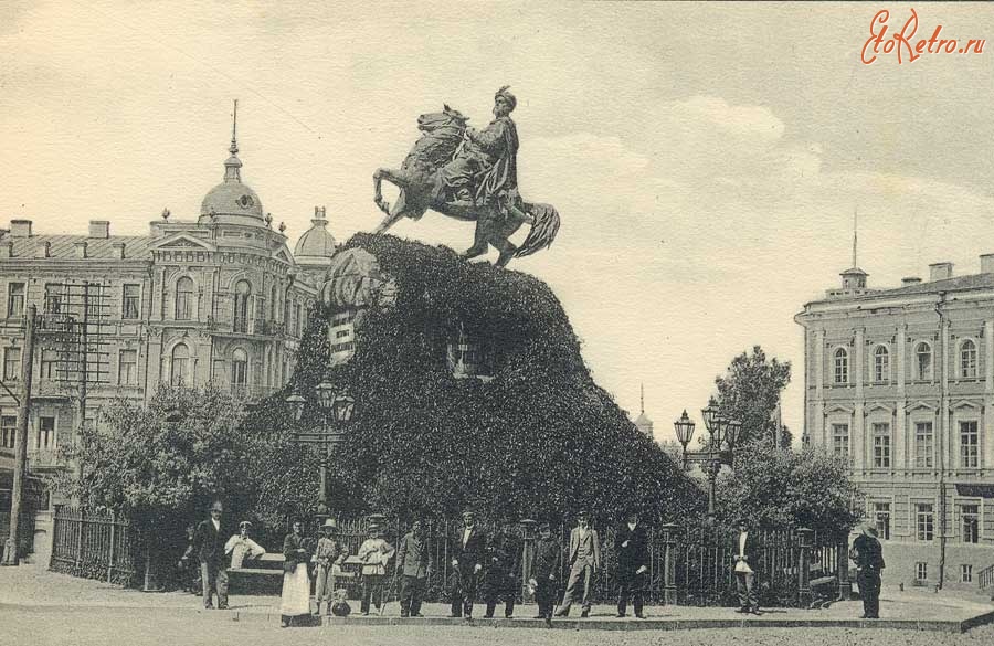 Киев - Старий  Київ.  Памятник Богдану Хмельницькому.