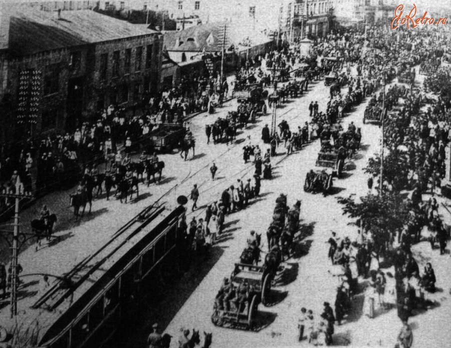 Киев - Київ.  Польські війська на  Хрещатику. 1920 рік.
