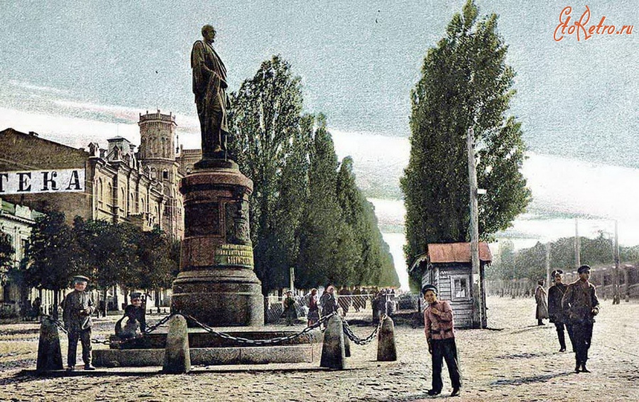 Киев - Киев.  Памятник графу Бобринскому.