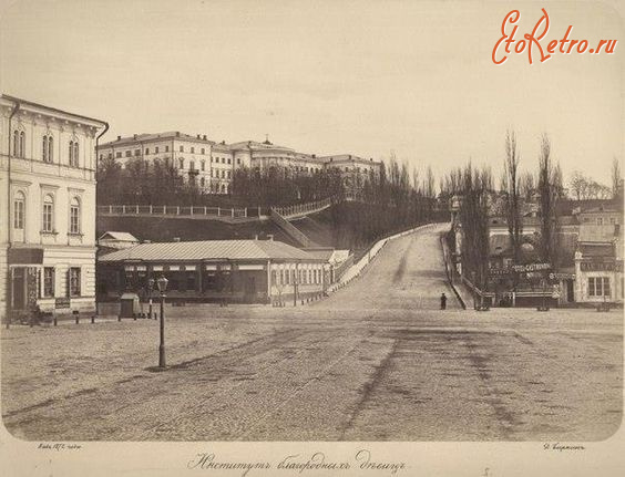Институтская улица киев