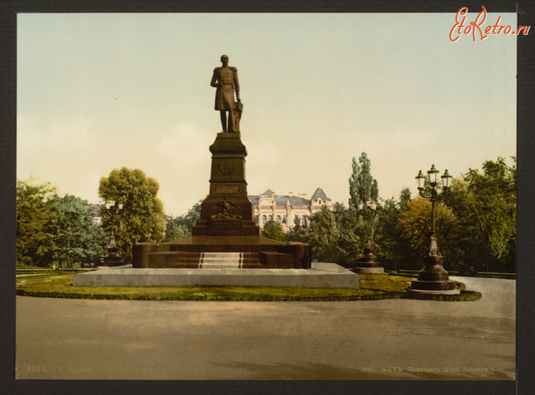 Киев - Старый  Киев.  Памятник  Царю Николаю I.