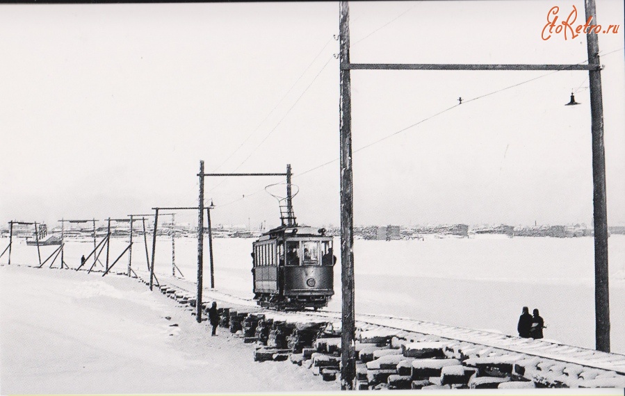 Архангельск - Ледовая трамвайная переправа через протоку Кузнечиху. 1918 год