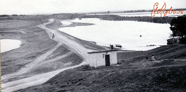 Знаменск - Насыпная дамба для защиты полей при разливе  Волги,Ахтубы.