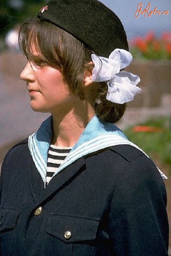 Одесса - 1970 год. Одесса. Школьница в почётном карауле.