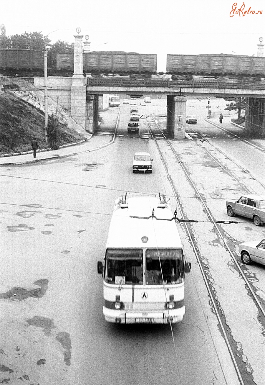 Горловка проспект хрущева. Архив горловка. День сотрудника архивов. Архив горловка. Разрушение.