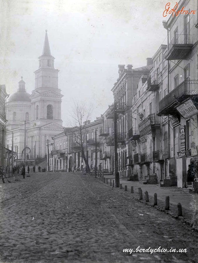 Бердичев - Бердичів. Успенський собор. Вид зі сторони Мало-Іудейської вулиці.