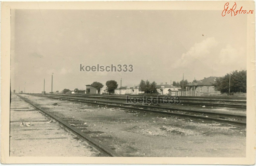 Коростень - Общий вид на железнодорожную станцию и вокзал Коростень-Подольский во время немецкой оккупации, август 1941